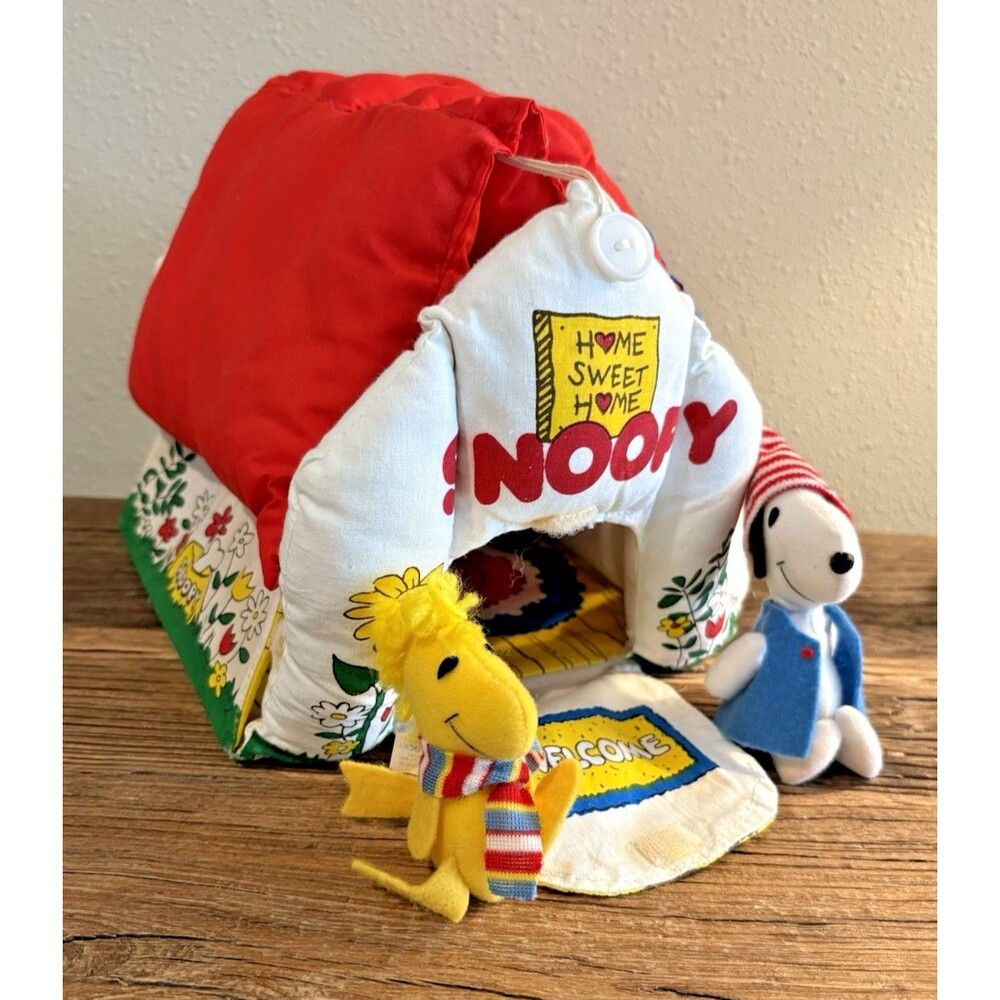 Vintage 1980 Snoopy and Woodstock Peanuts Dog House Plush Toy Used